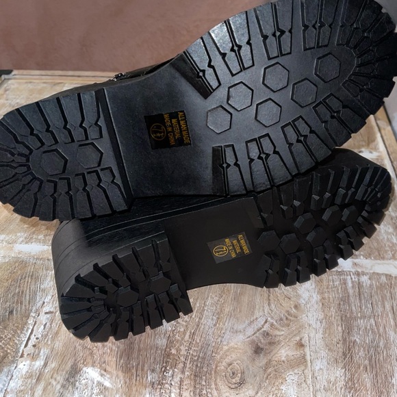 Black Patent Platform Boots - Picture 9 of 9